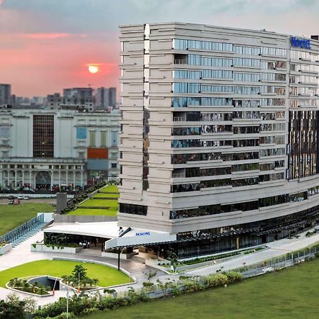 Novotel Kolkata Hotel And Residences Exterior photo The Westin Dhaka