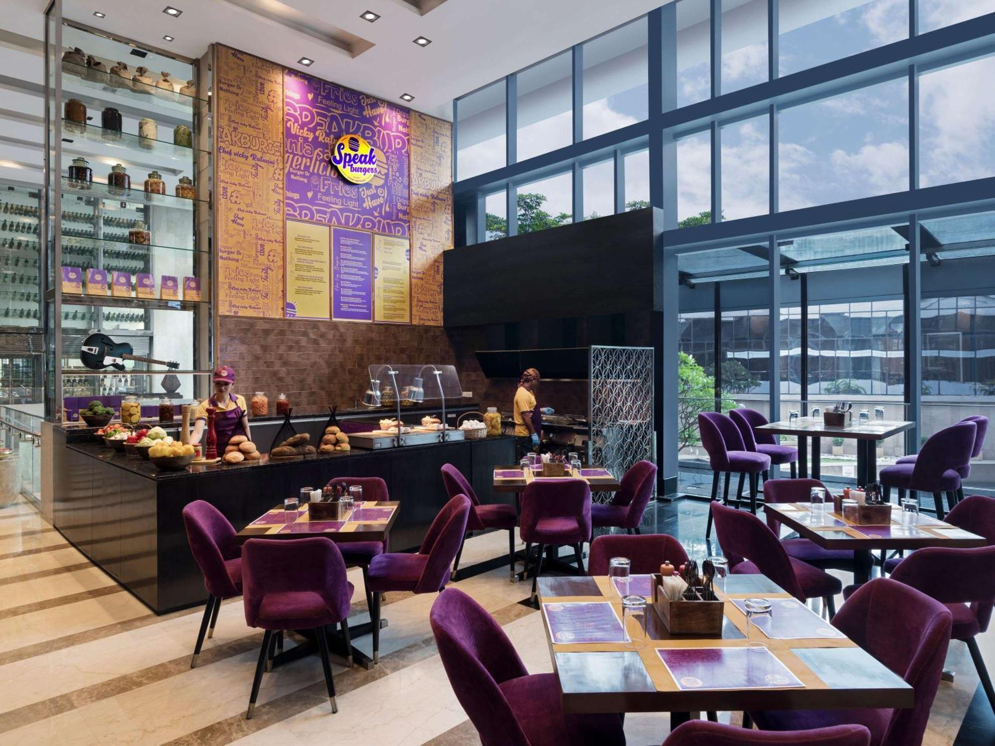 Novotel Kolkata Hotel And Residences Exterior photo The interior of the restaurant