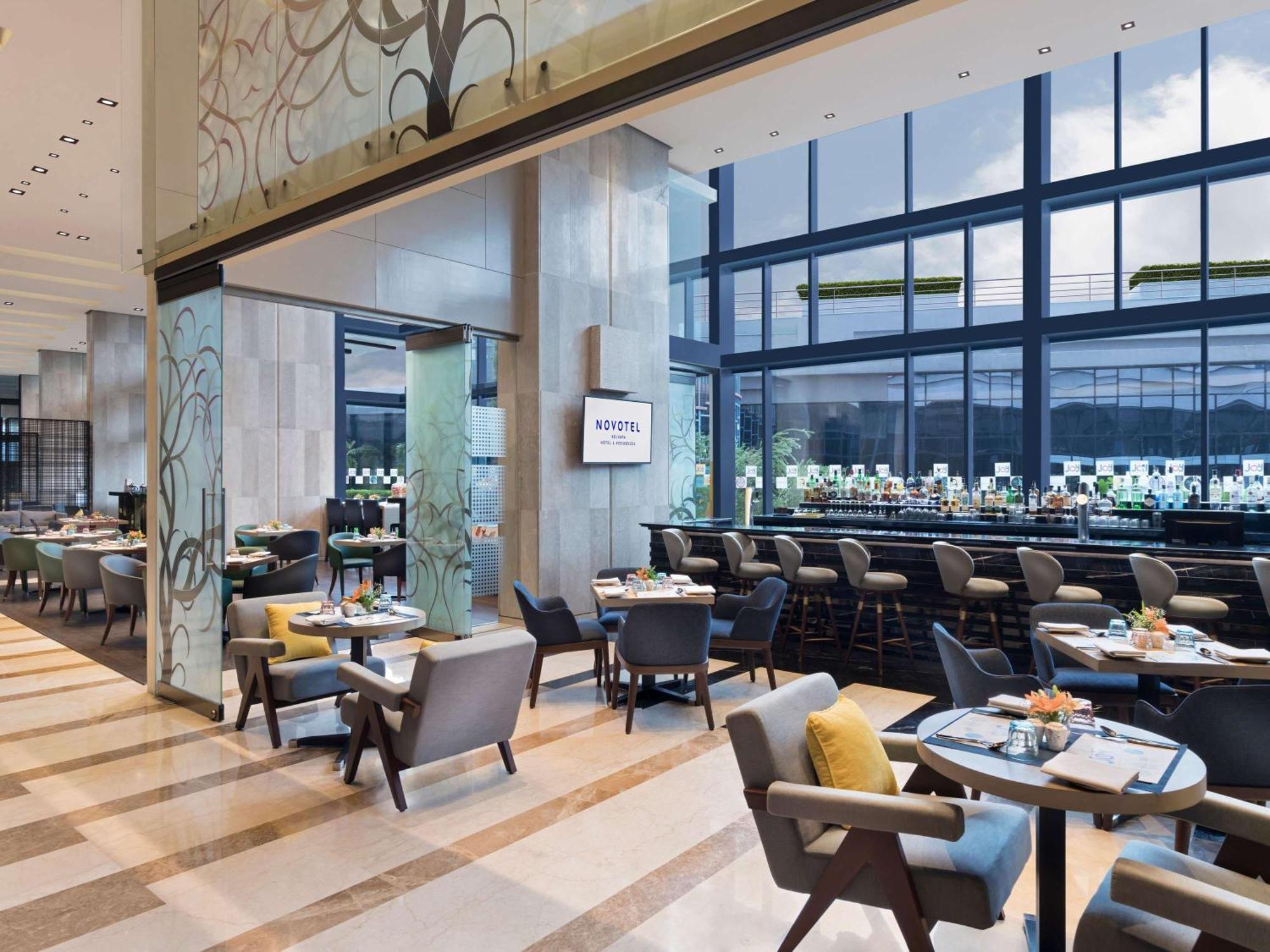 Novotel Kolkata Hotel And Residences Exterior photo The restaurant