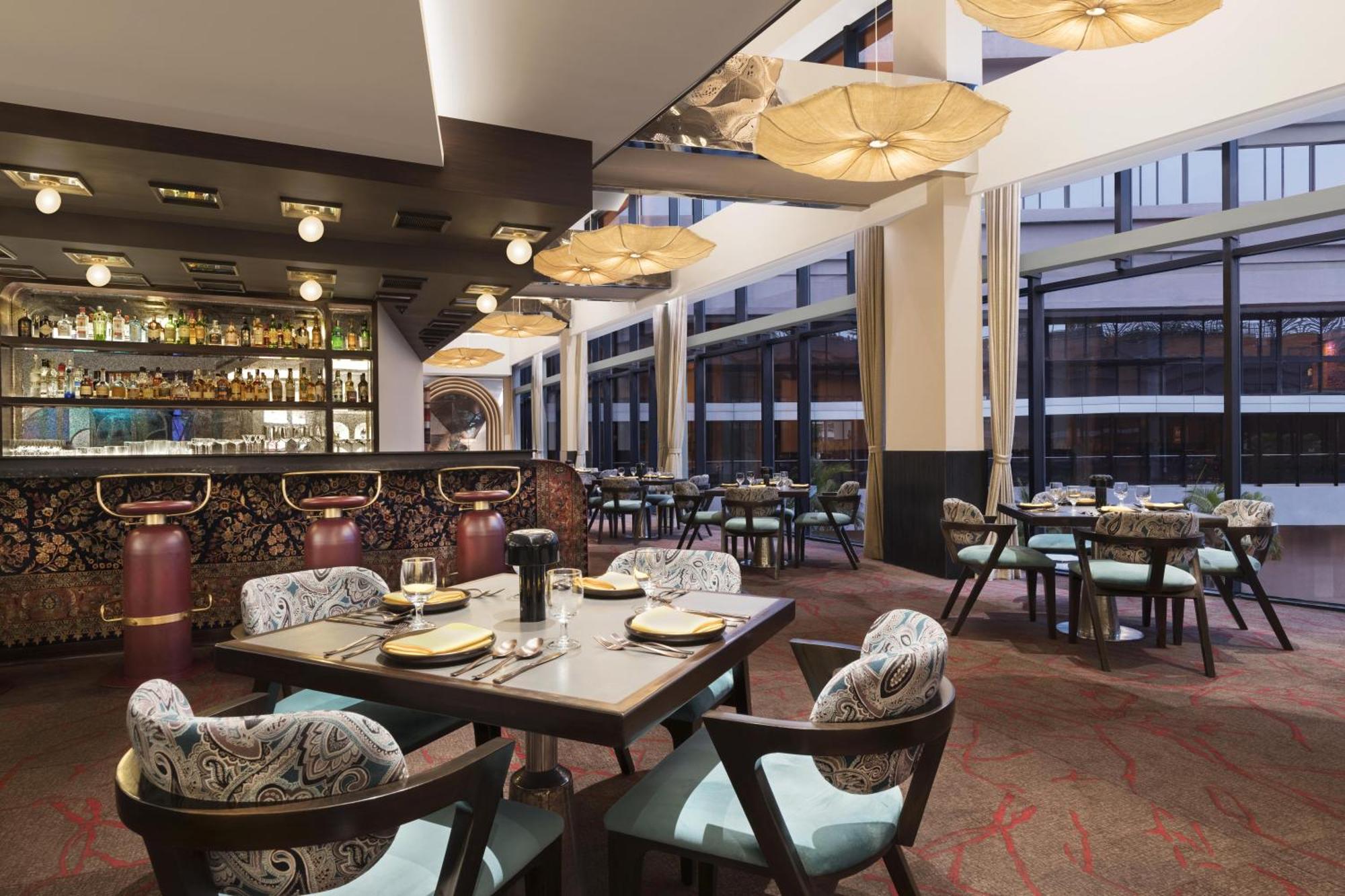 Novotel Kolkata Hotel And Residences Exterior photo The restaurant