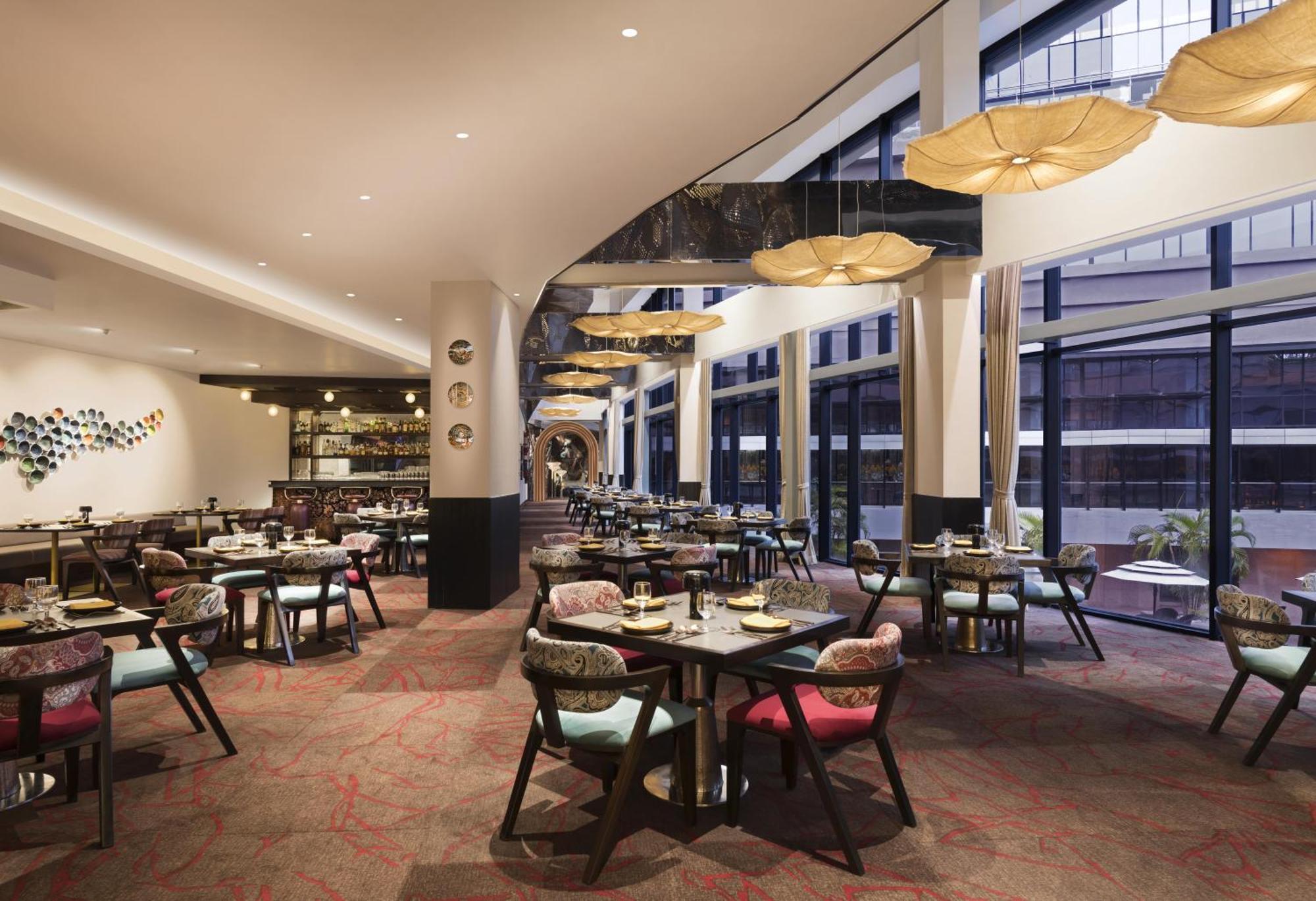 Novotel Kolkata Hotel And Residences Exterior photo The restaurant
