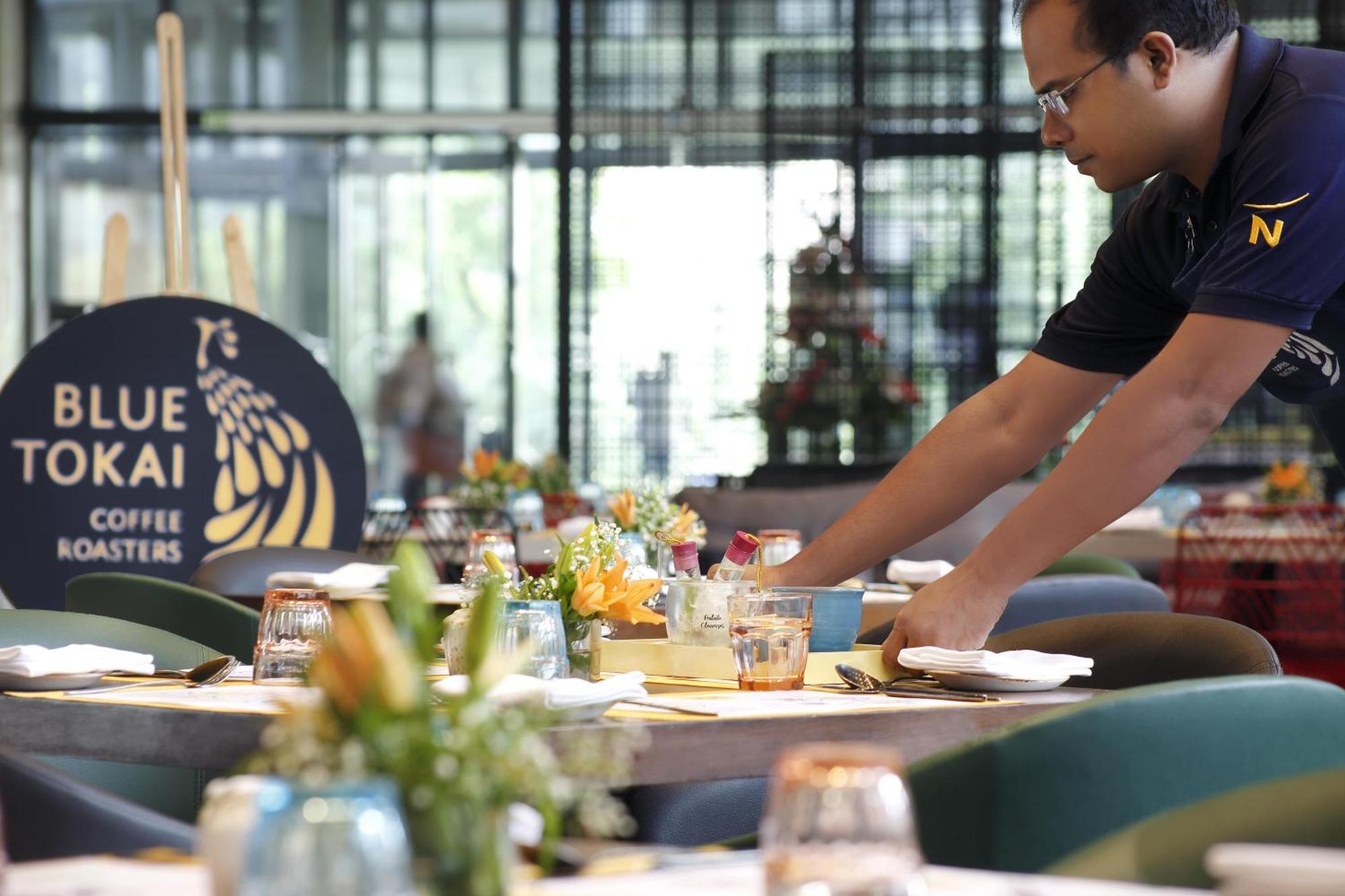Novotel Kolkata Hotel And Residences Exterior photo Blue Tokai Coffee Roasters